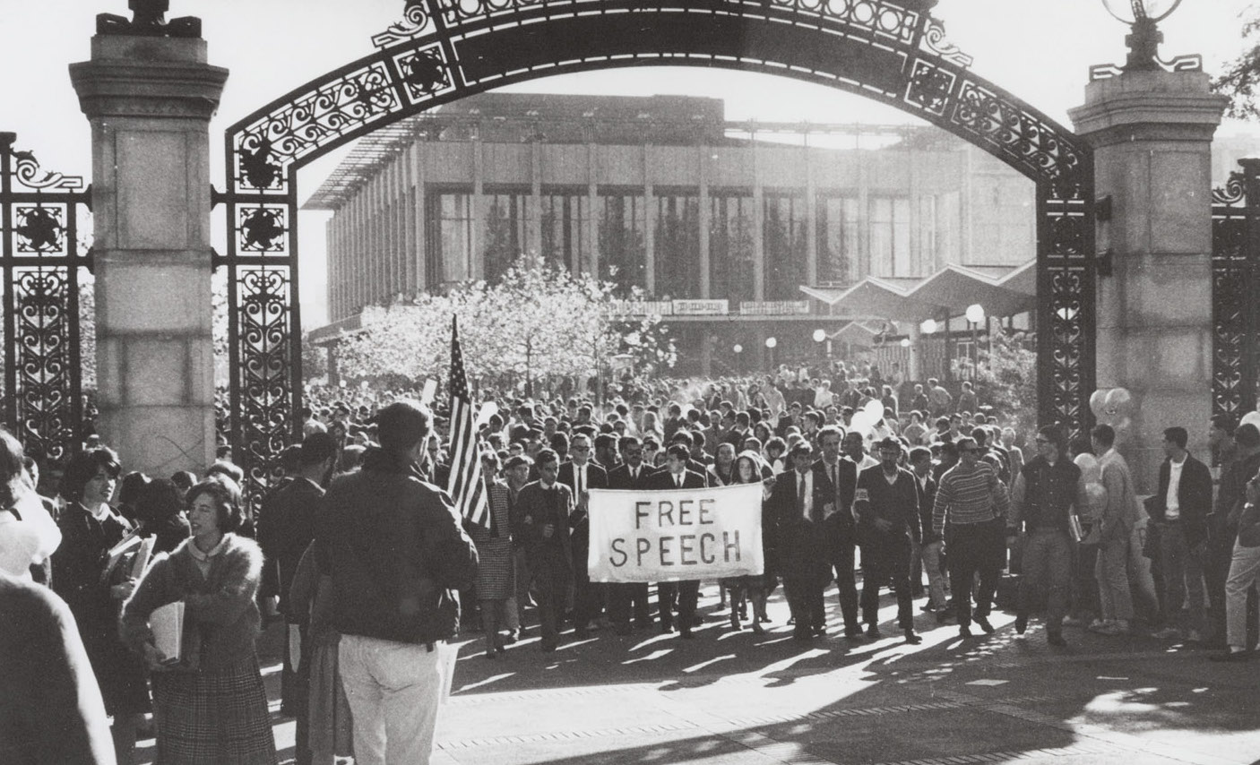 UCB Free Speech Movement protesters at Sather Gate on Nov. 20, 1964. (Credit: UCB Library)